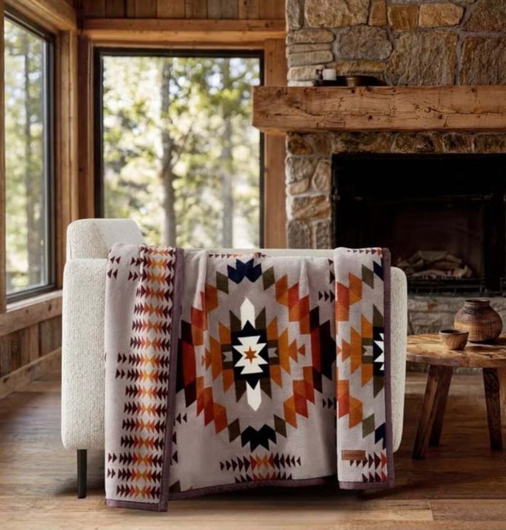 NEW Pendleton Reversible Plush Throw Blanket Sonoran Dusk 50”x70”